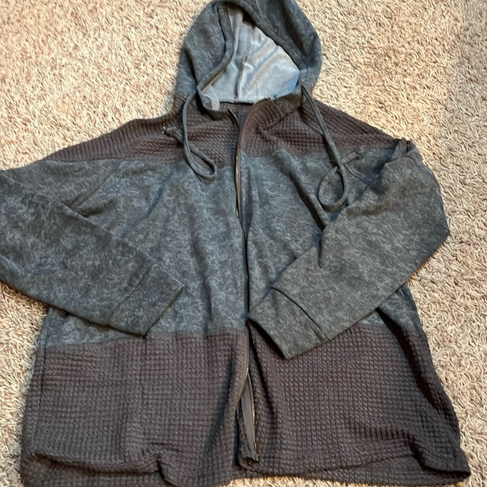 Super cute zip up